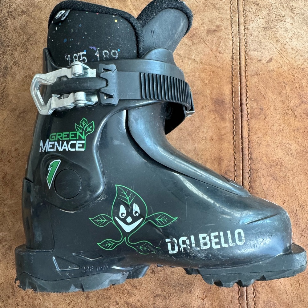 DALBELLO green menace kids ski boots
